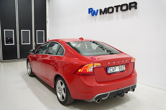 Volvo S60 4 of 5