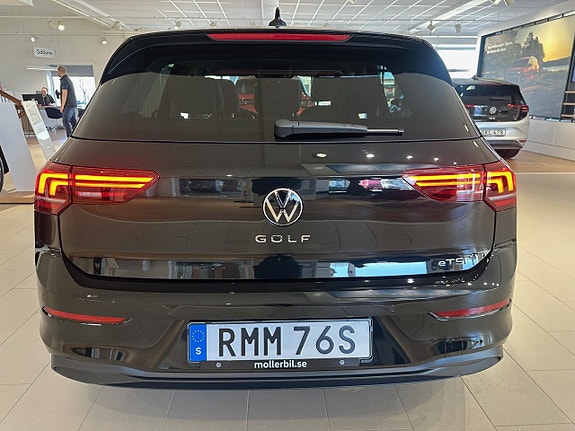 Volkswagen Golf VIII 6 of 15