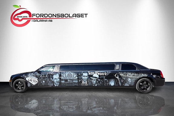Chrysler 300C 2 of 5