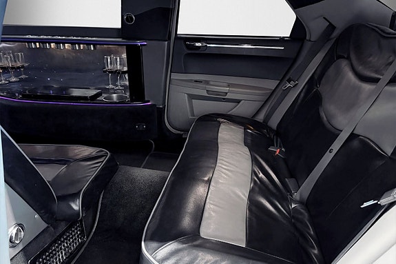 Chrysler 300C 9 of 11