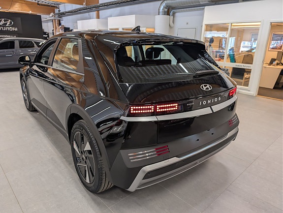 Hyundai Ioniq 5 3 of 15