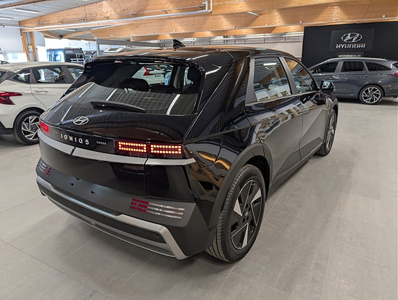 Hyundai Ioniq 5 4 of 15
