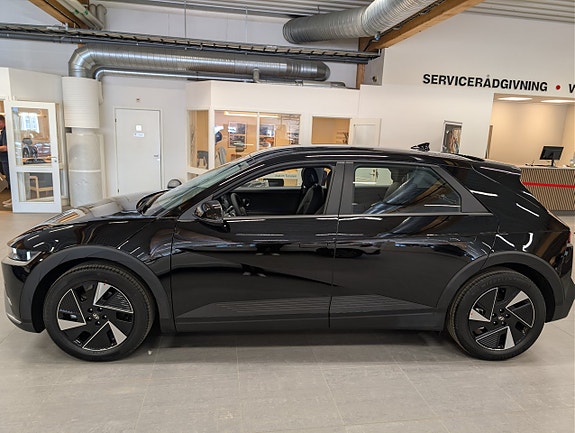 Hyundai Ioniq 5 2 of 15
