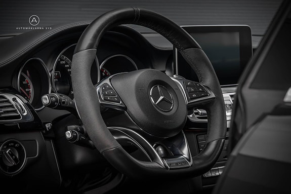 Mercedes-Benz CLS63 14 of 27