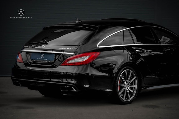 Mercedes-Benz CLS63 24 of 27