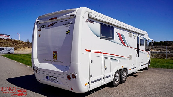 Kabe Travel Master I 910 | QB-säng | Automat | Hydrauliska stödben 3 of 21