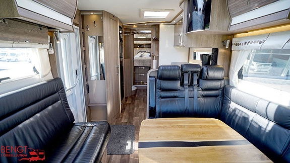 Kabe Travel Master I 910 | QB-säng | Automat | Hydrauliska stödben 16 of 21