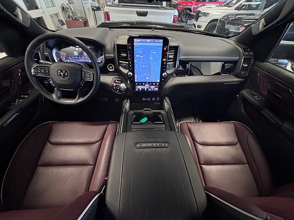 Dodge RAM 1500 14 of 16