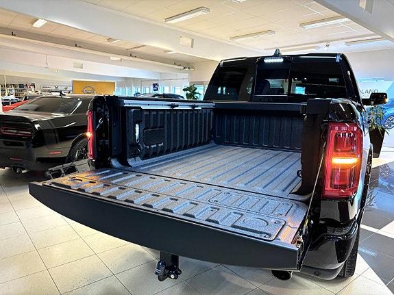Dodge RAM 1500 8 of 16