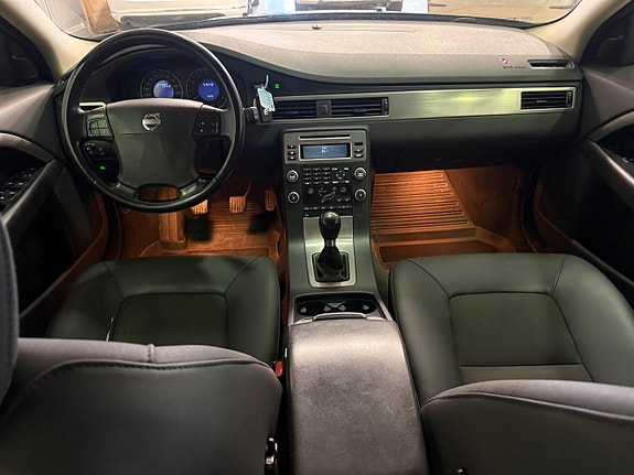 Volvo V70 8 of 15