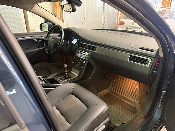 Volvo V70 15 of 15