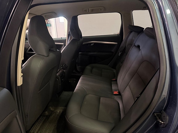 Volvo V70 10 of 15