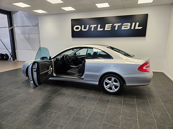 Mercedes-Benz CLK200 3 of 5