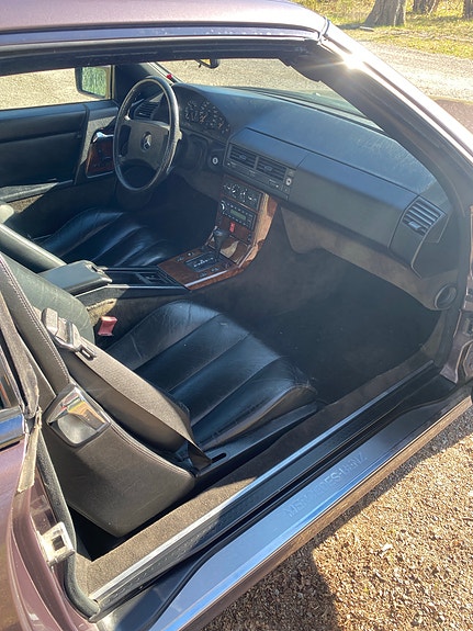 Mercedes-Benz SL300 5 of 11