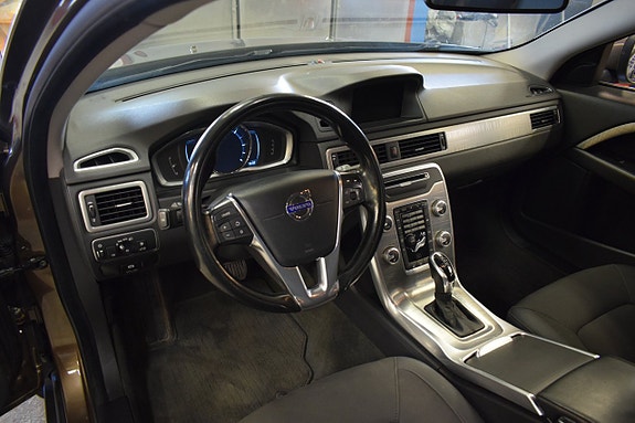 Volvo XC70 7 of 18