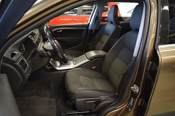 Volvo XC70 8 of 18
