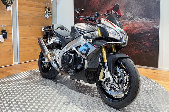 Aprilia Tuono V4 R |Akrapovic|Oxford värmehandtag|R&G|Puig|SE BILDER| 3 of 5