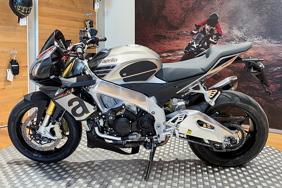Aprilia Tuono V4 R |Akrapovic|Oxford värmehandtag|R&G|Puig|SE BILDER| 2 of 5