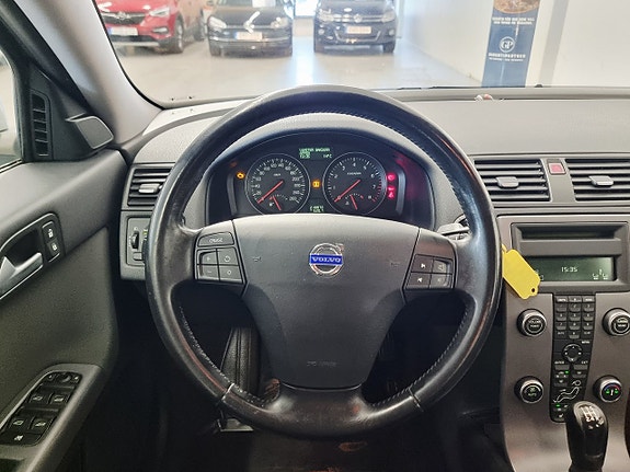 Volvo S40 10 of 23