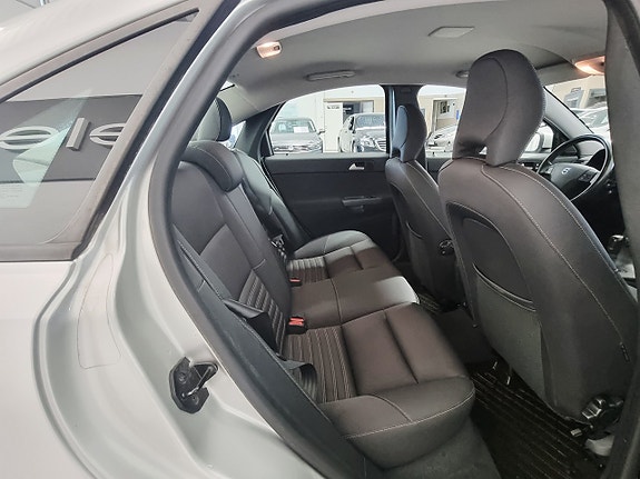 Volvo S40 19 of 23