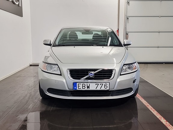 Volvo S40 3 of 23