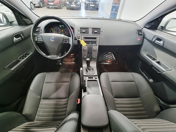Volvo S40 11 of 23