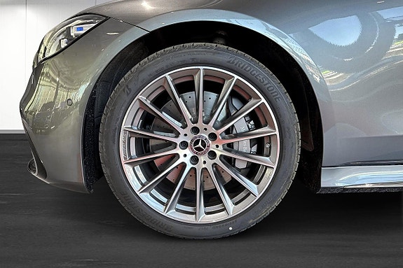 Mercedes-Benz S580 e 10 of 10