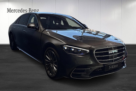 Mercedes-Benz S580 e 2 of 10