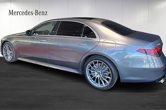 Mercedes-Benz S580 e 3 of 10