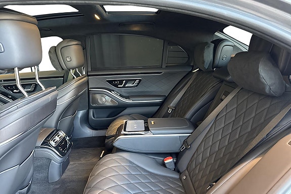 Mercedes-Benz S580 e 8 of 10