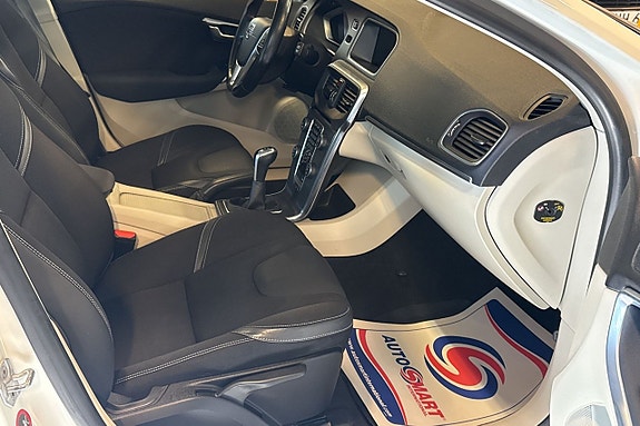 Volvo V40 7 of 9