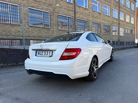 Mercedes-Benz C180 3 of 5