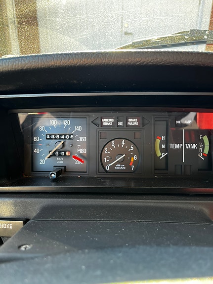 Volvo 242 8 of 17