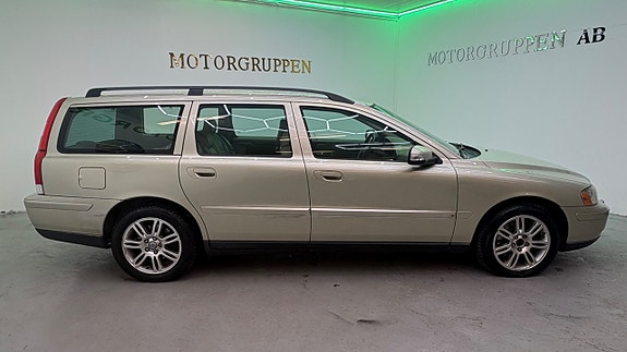Volvo V70 4 of 5
