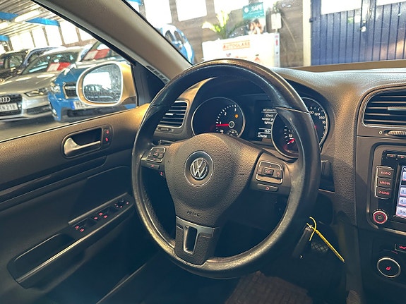 Volkswagen Golf VI 12 of 22