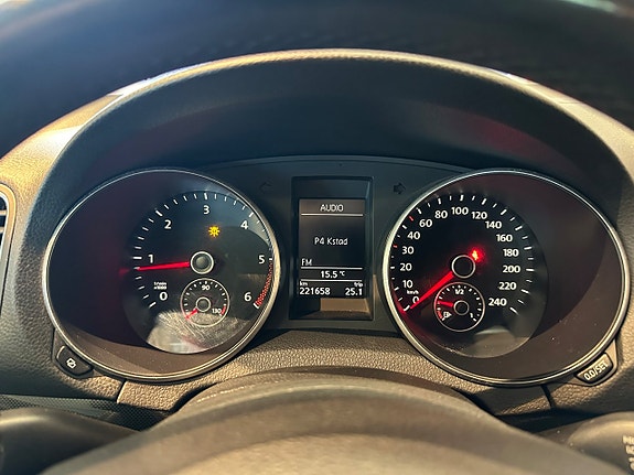 Volkswagen Golf VI 15 of 22
