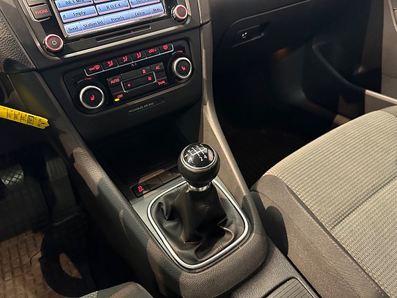 Volkswagen Golf VI 16 of 22