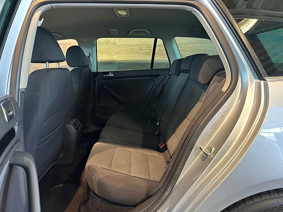 Volkswagen Golf VI 9 of 22
