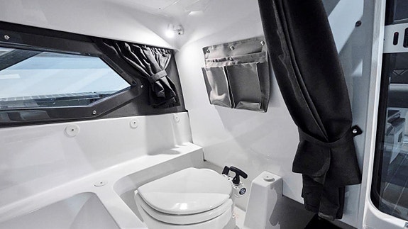 Yamarin 67 DC - Yamaha F200 XCA2 White -23 8 of 16