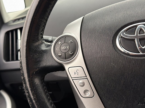 Toyota Prius 16 of 30