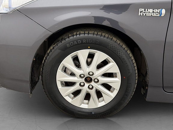Toyota Prius 29 of 30