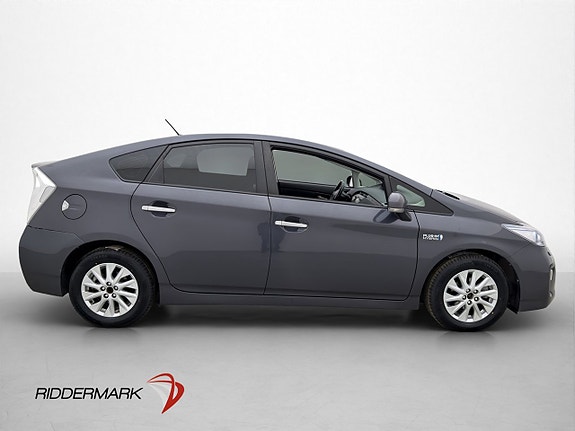 Toyota Prius 9 of 30