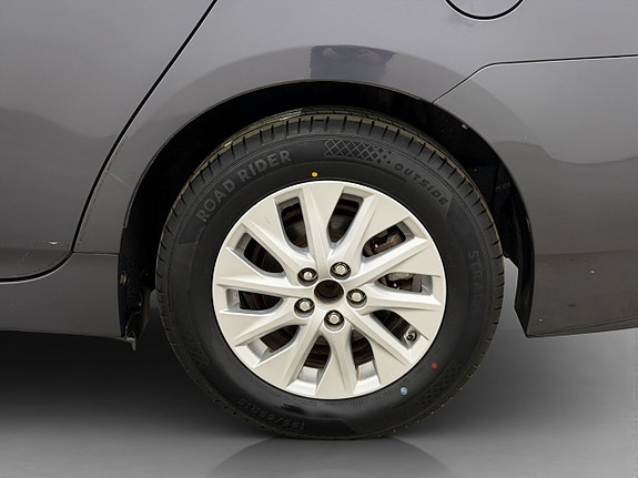 Toyota Prius 30 of 30
