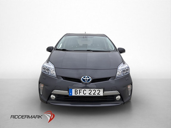 Toyota Prius 2 of 5
