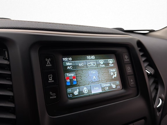 Jeep Cherokee 19 of 30