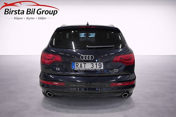 Audi Q7 4 of 5