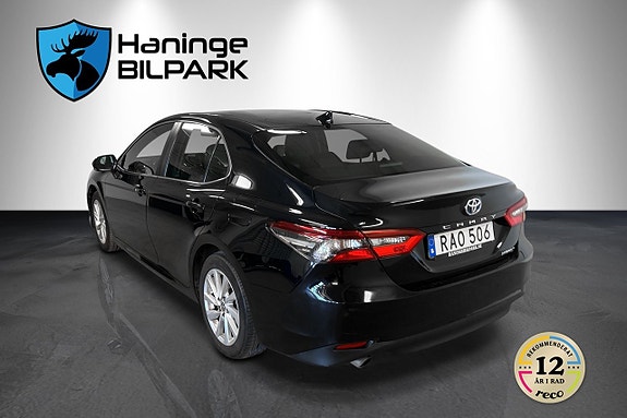 Toyota Camry 9 of 19