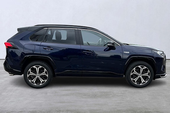 Toyota RAV4 3 of 15
