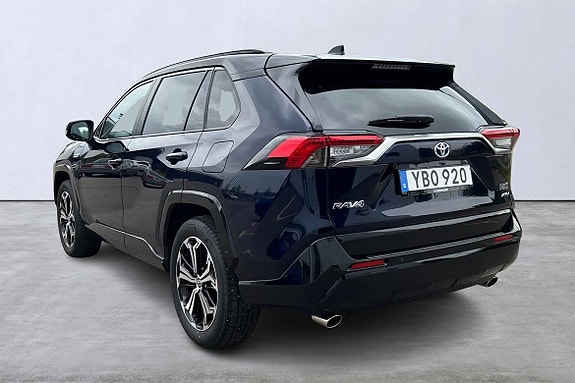 Toyota RAV4 4 of 15