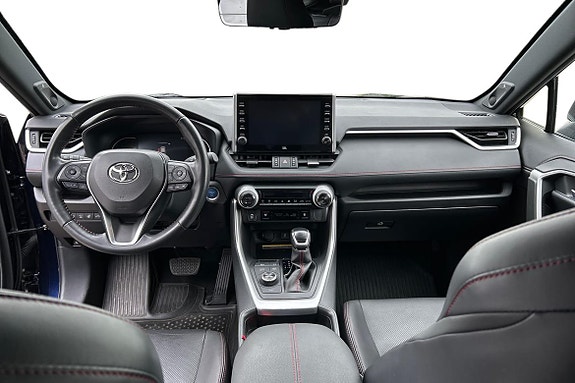 Toyota RAV4 9 of 15
